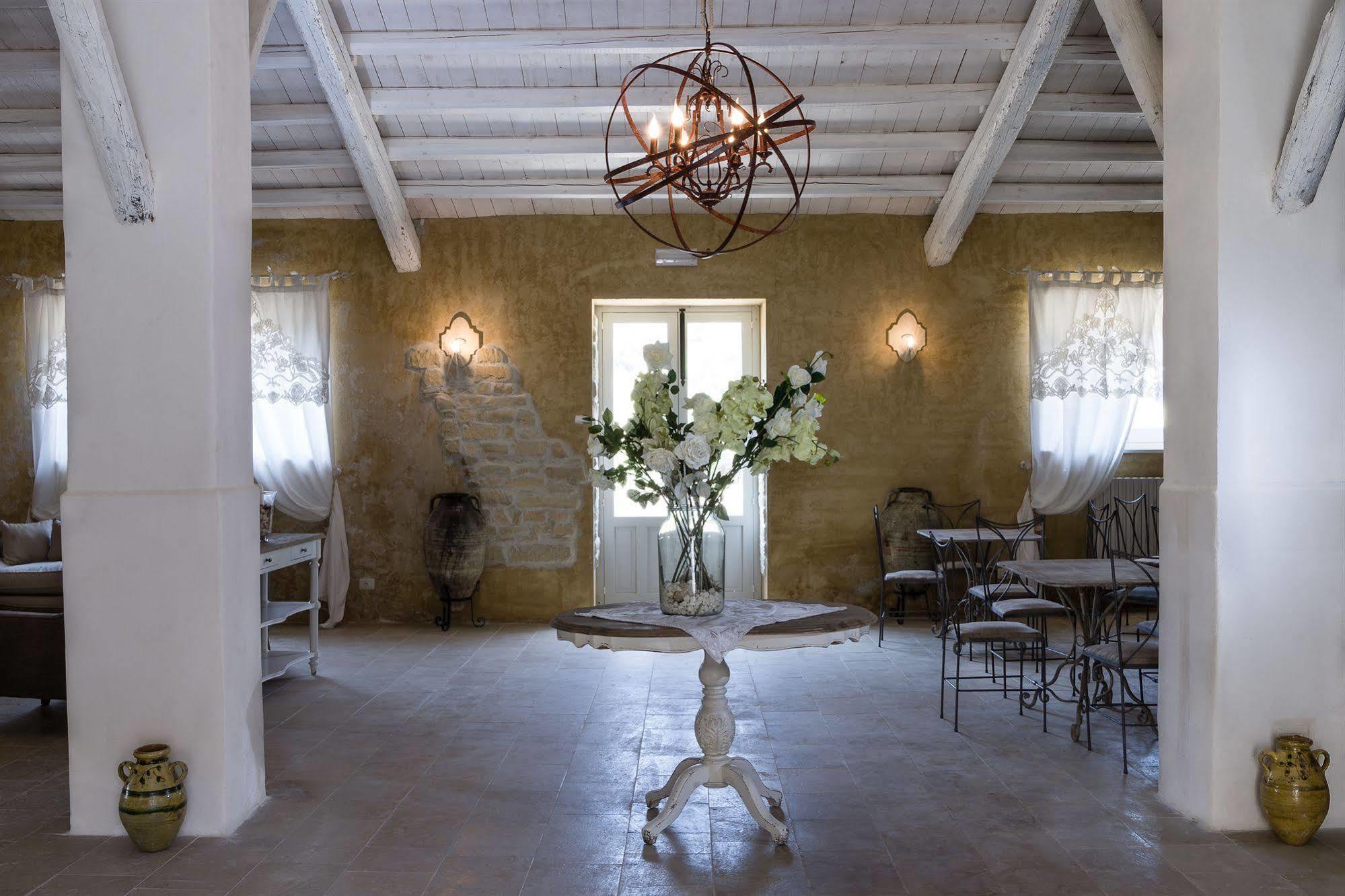 Borgo Del Carato Resort Solarino